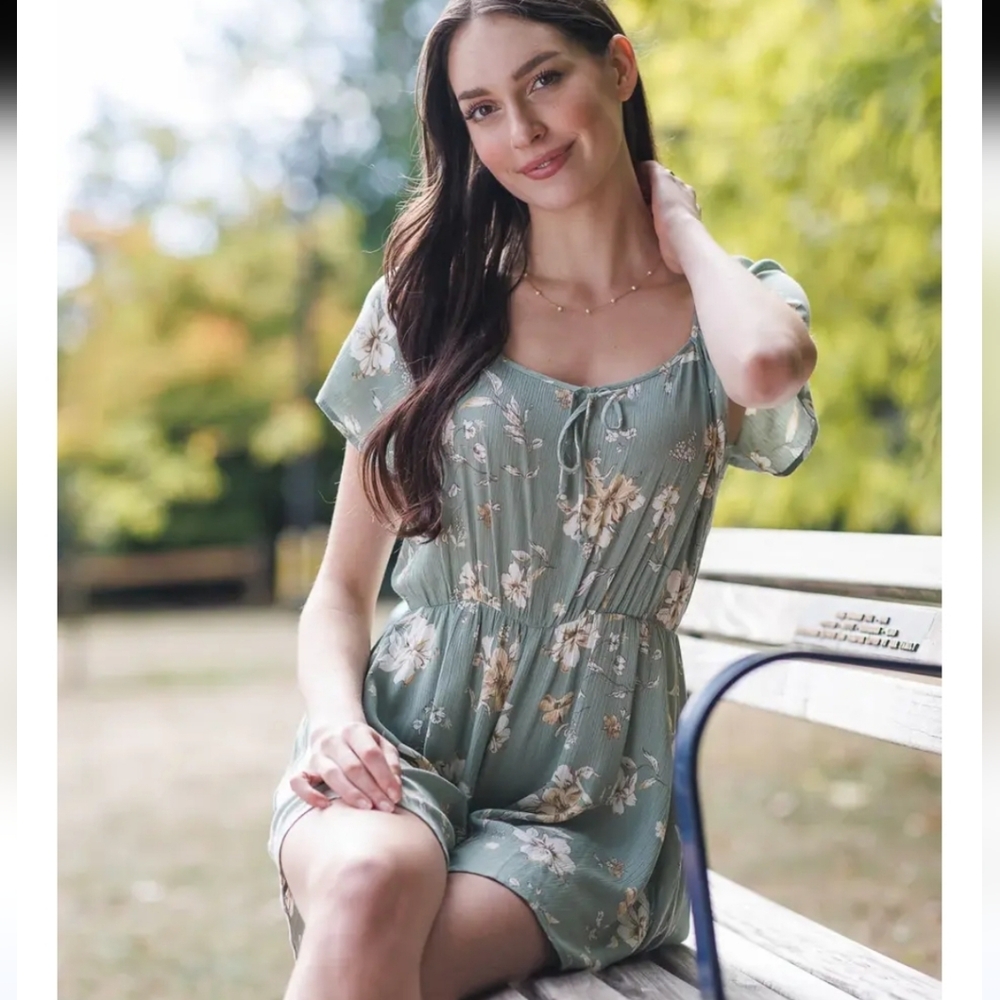 Papillon Mint Green Floral Romper Size Small